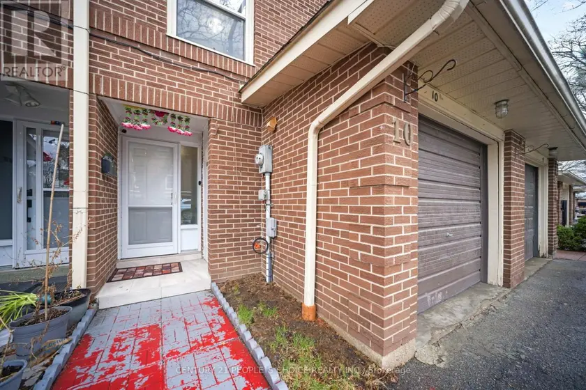 Townhouse at 10 EDEN PARK DRIVE, Brampton (Southgate)