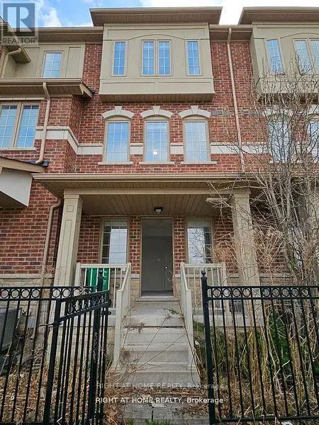 Townhouse at MAIN - 11 TELEGRAPH STREET, Brampton