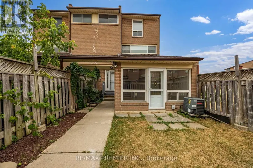 Townhouse at 82 - 248 JOHN GARLAND BOULEVARD, Toronto
