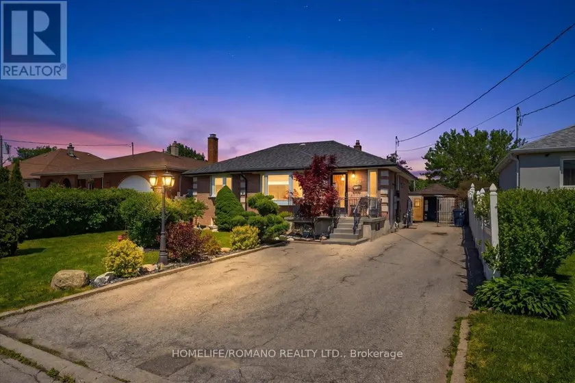 Detached at 5 CUFFLEY CRESCENT S, Toronto