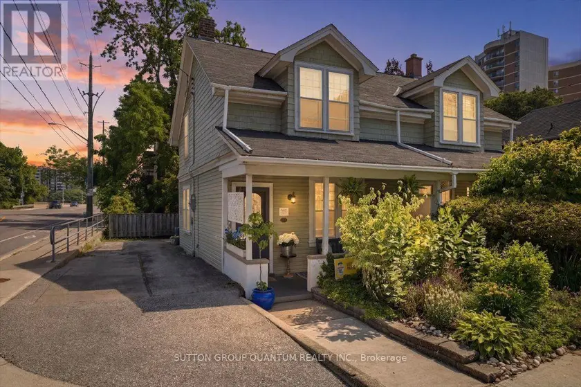 Semi-Detached/Link at 137 CHISHOLM STREET, Oakville