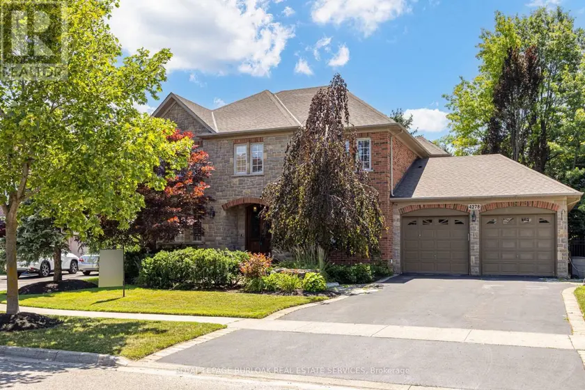 Detached at 4278 CLUBVIEW DRIVE, Burlington