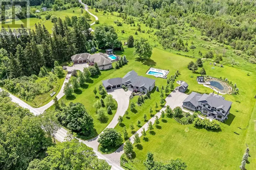 Detached at 10740 FIRST LINE NASSAGAWEYA LINE, Milton (Moffat)
