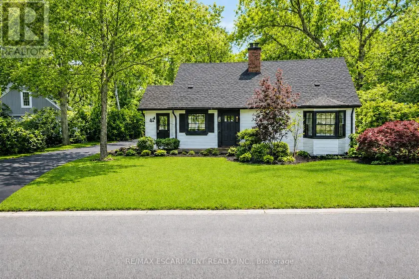 Detached at 804 SHADELAND AVENUE, Burlington