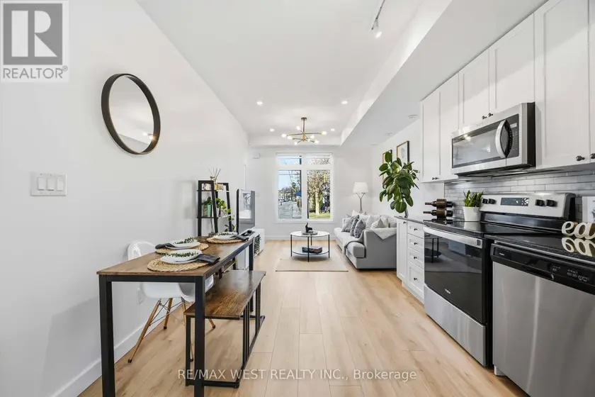 Townhouse at 1 - 6 BICKNELL AVENUE, Toronto