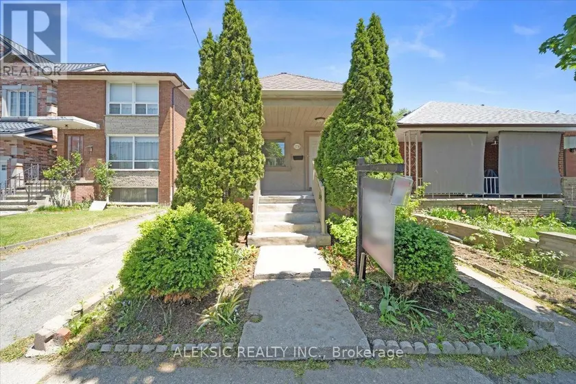 Detached at 179 THIRTIETH STREET, Toronto (Alderwood)