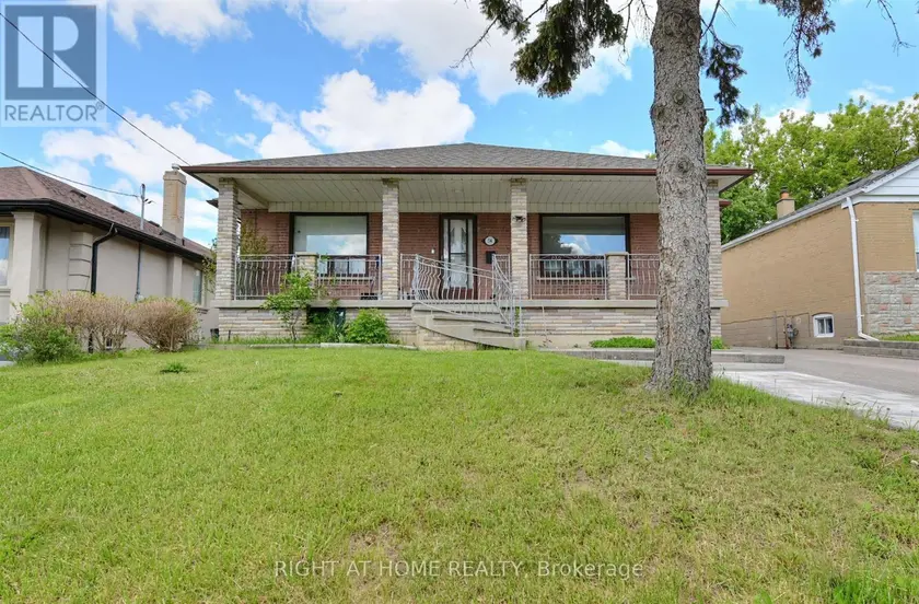 Detached at 34 WILLIAM CRAGG DRIVE, Toronto