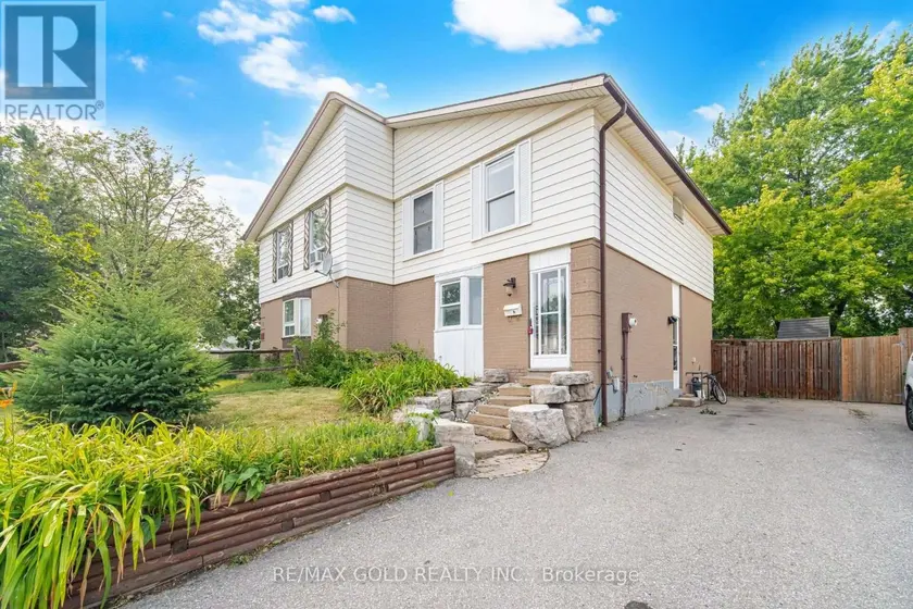 Semi-Detached/Link at 16 CRAWFORD DRIVE, Brampton (Madoc)