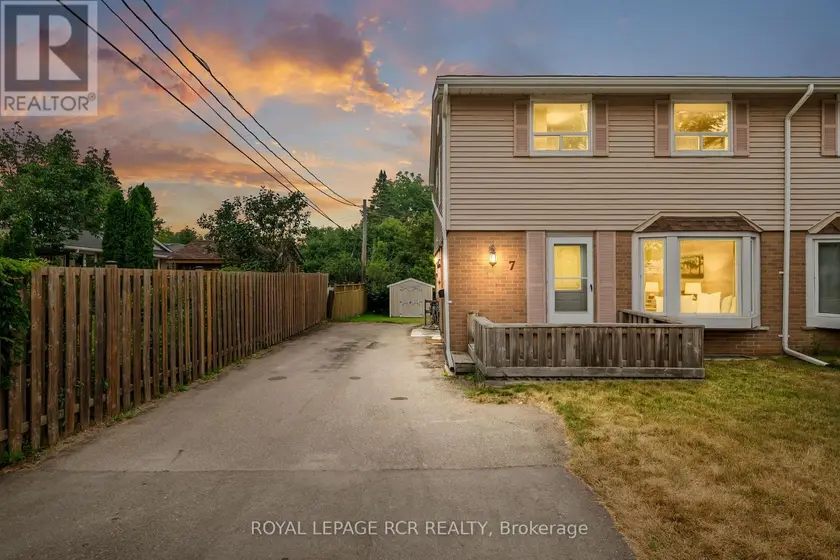 Semi-Detached/Link at 7 CARDWELL STREET, Orangeville
