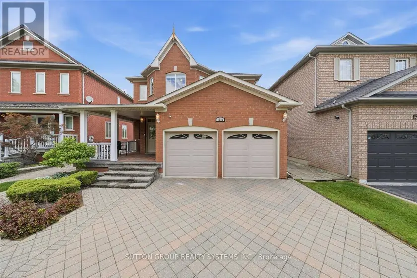 Detached at 1382 AVON DRIVE, Mississauga