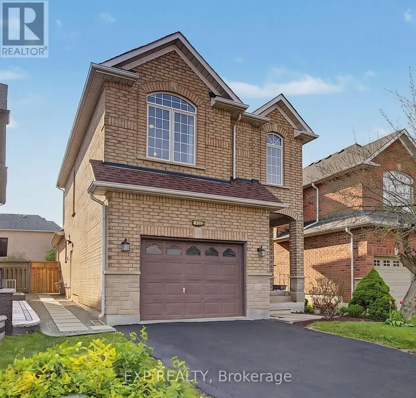 Detached at 379 GROVEHILL ROAD, Oakville