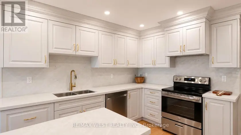 Detached at 65 FOCH AVENUE, Toronto