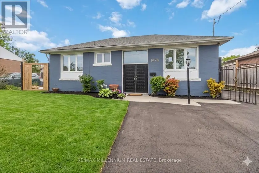 Detached at 1078 PINEGROVE ROAD, Oakville