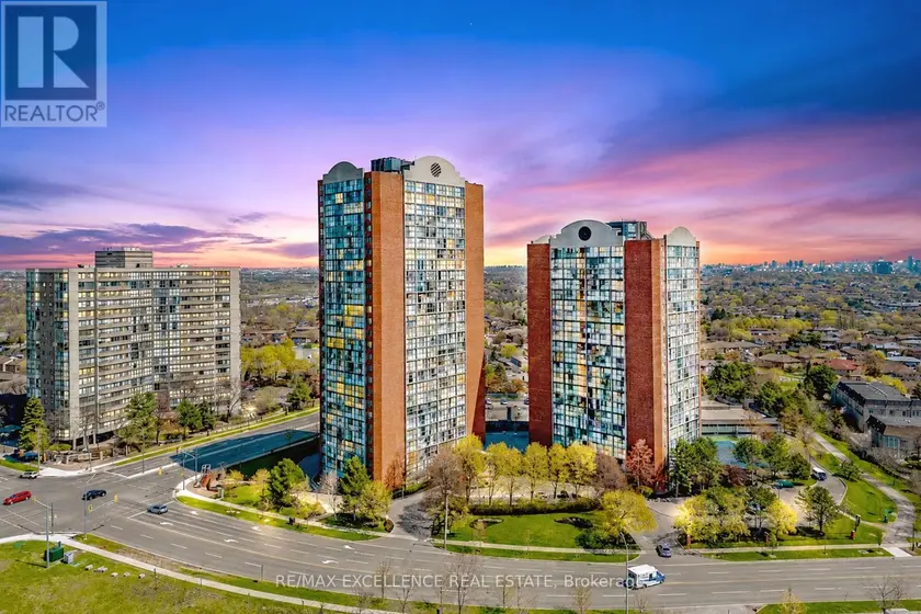 Apartment at 202 - 4205 SHIPP DRIVE, Mississauga (City Centre)