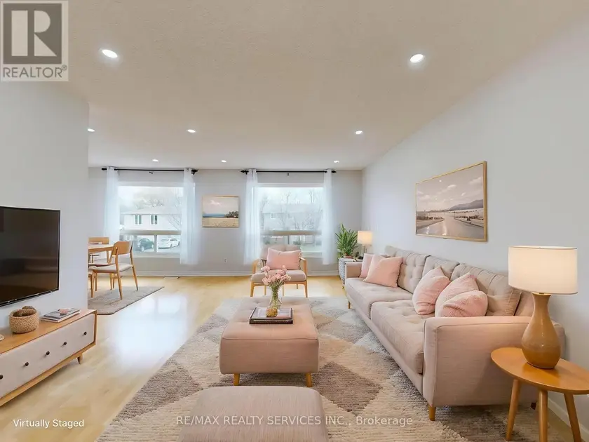 Semi-Detached/Link at 9 GLENRIDGE ROAD, Brampton