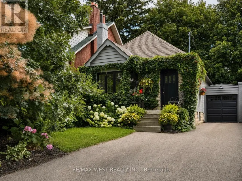 Detached at 12 BRENTWOOD ROAD S, Toronto (Stonegate-Queensway)
