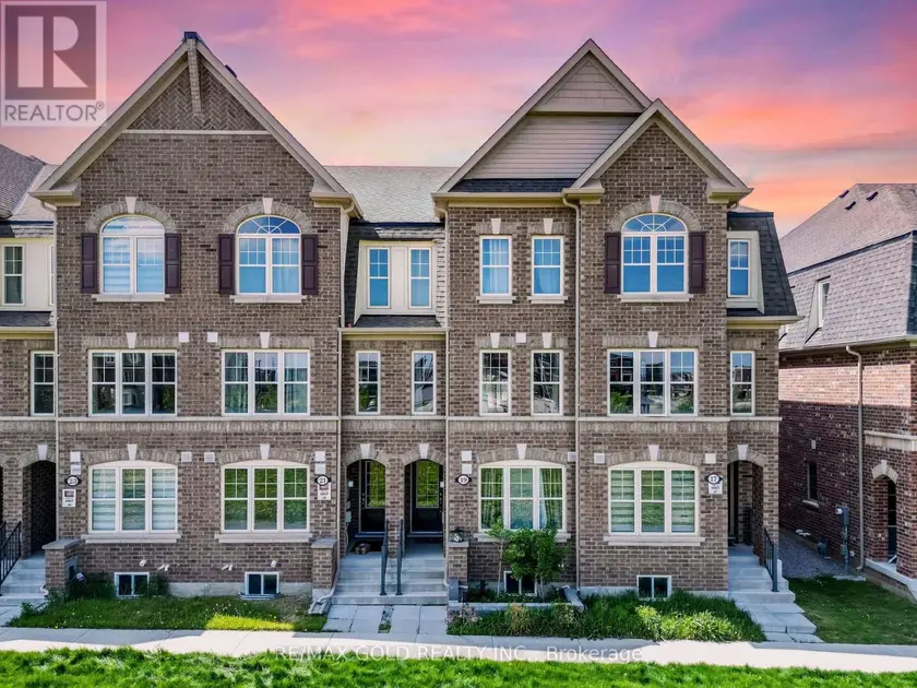 Townhouse at 19 SUDELEY LANE, Brampton