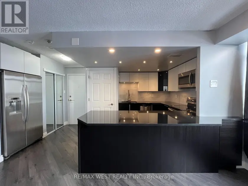 Apartment at 1007 - 300 WEBB DRIVE, Mississauga