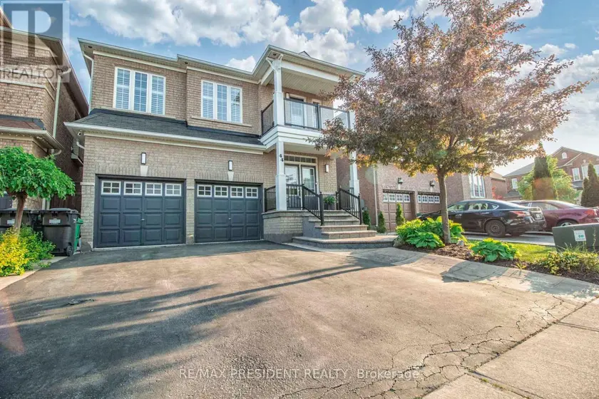 Detached at 44 ROBITAILLE DRIVE, Brampton