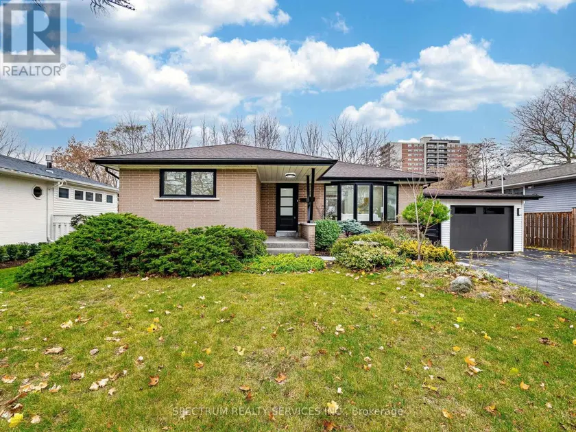 Detached at 914 FRANCIS ROAD, Burlington