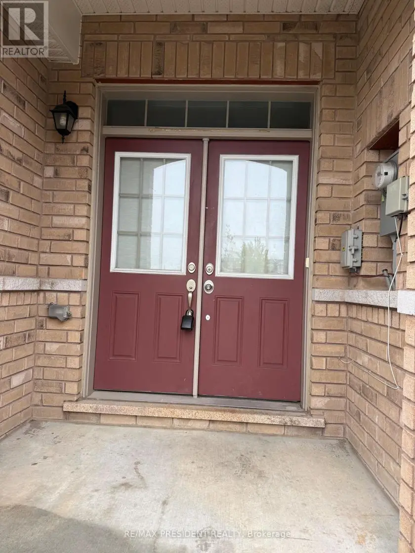 Townhouse at 98 DAVENFIELD CIRCLE, Brampton