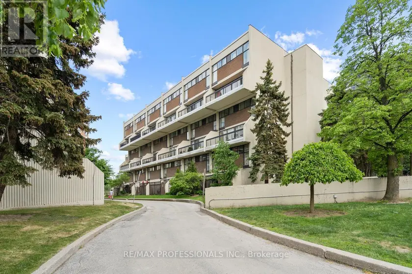 Townhouse at 339 - 2 VALHALLA INN ROAD, Toronto (Islington-City Centre West)