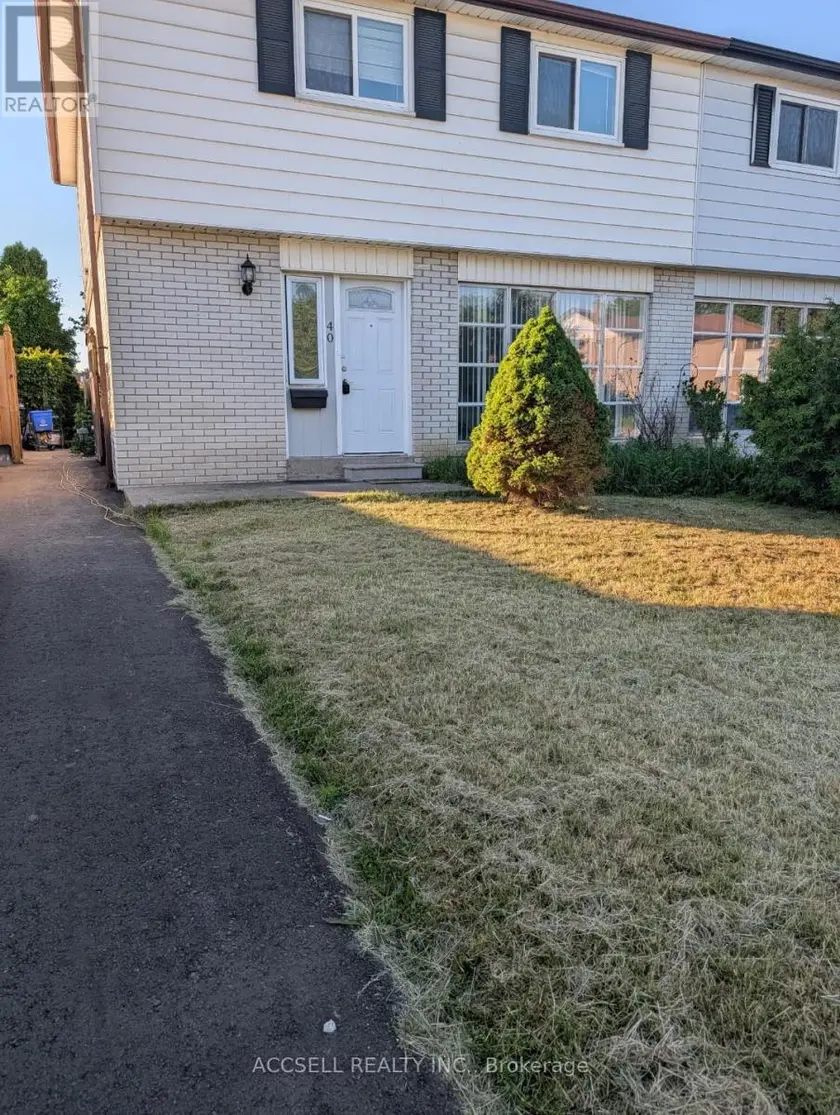 Semi-Detached/Link at 40 FLAMINGO CRESCENT, Brampton