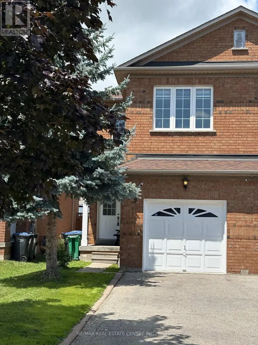 Semi-Detached/Link at 799 LEDBURY CRESCENT, Mississauga