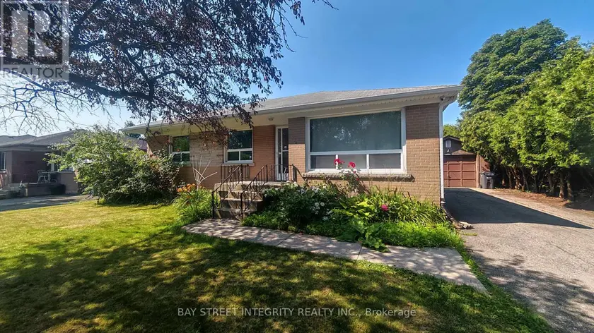 Detached at 505 SANDMERE PLACE, Oakville