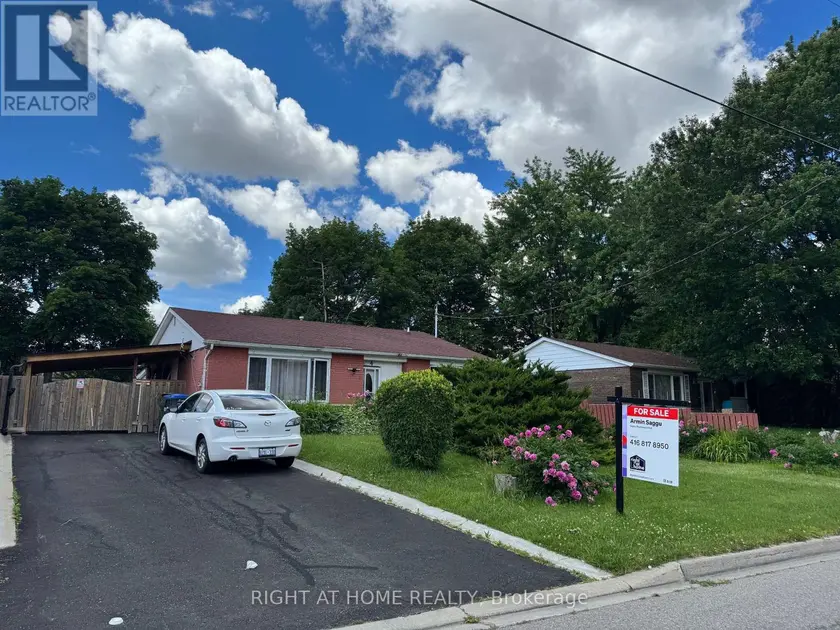 Detached at 4 LESLIE STREET, Brampton