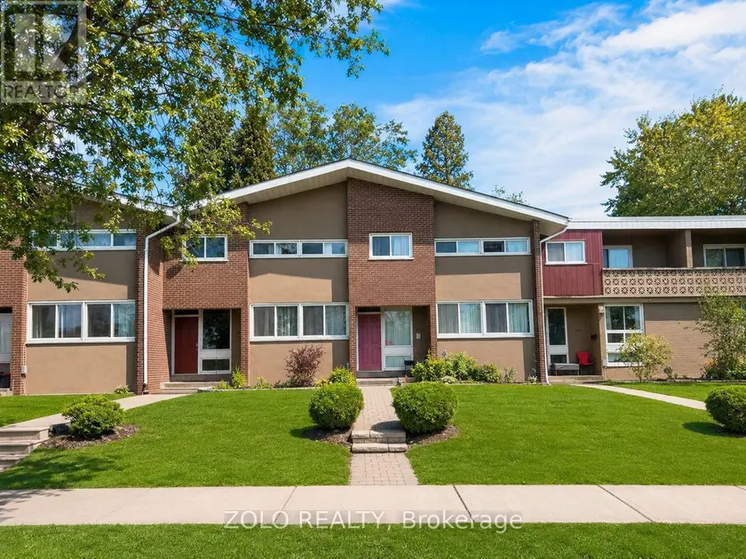 Townhouse at 16 - 3250 THE CREDIT WOODLANDS, Mississauga (Erindale)
