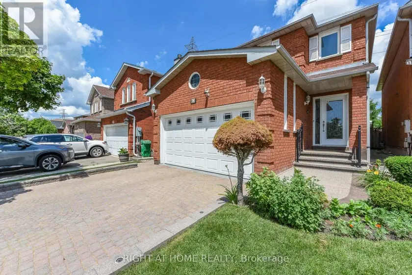 Detached at 63 PENNSYLVANIA AVENUE, Brampton