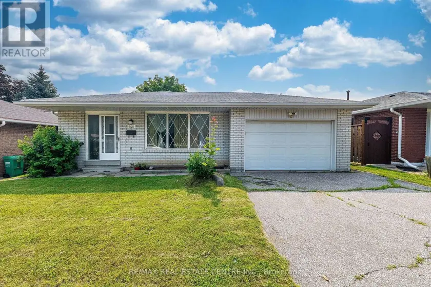 Detached at 940 BLOOR STREET, Mississauga
