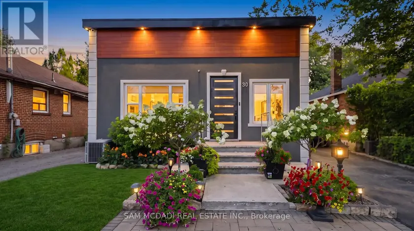 Detached at 30 MAPLE AVENUE N, Mississauga