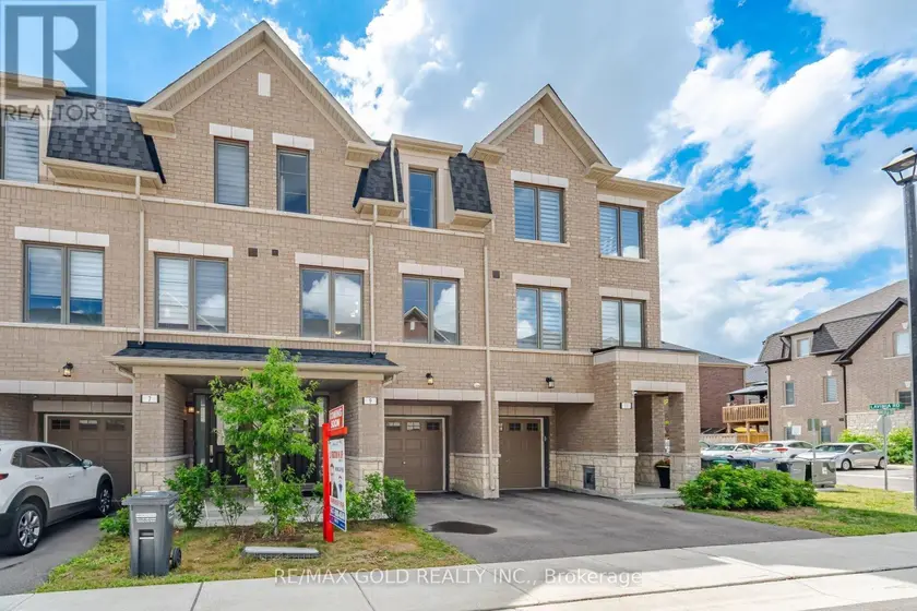 Townhouse at 9 ARCOLA STREET, Brampton