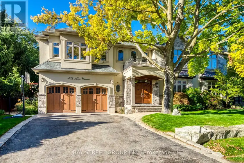 Detached at 452 AVON CRESCENT, Oakville