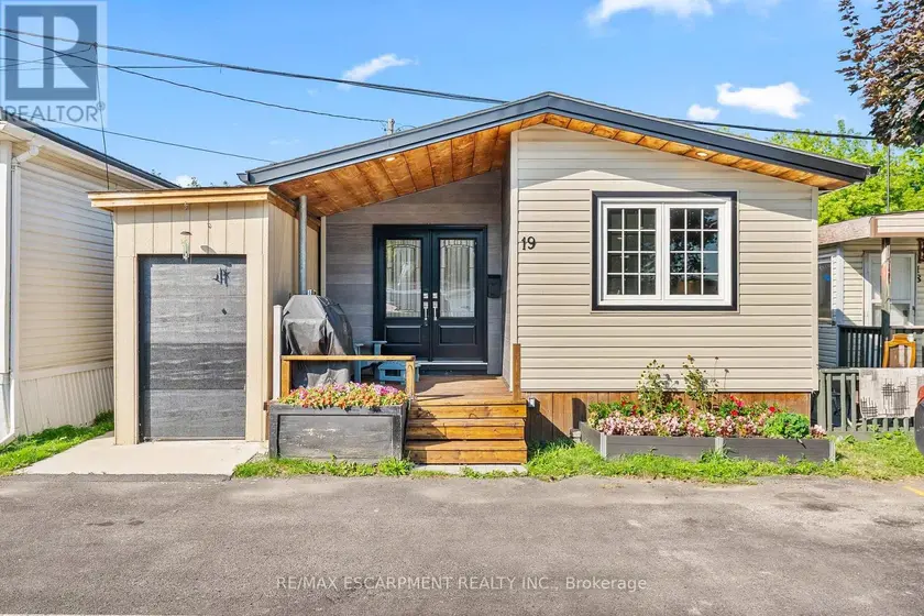 Detached at 19 - 3233 DERRY ROAD E, Mississauga