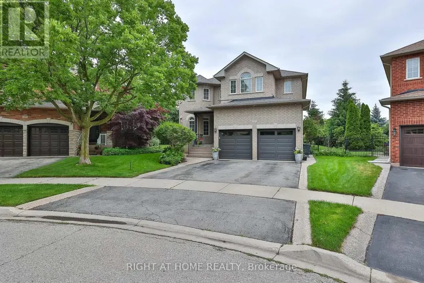 Detached at 2275 WHITECLIFFE WAY, Oakville