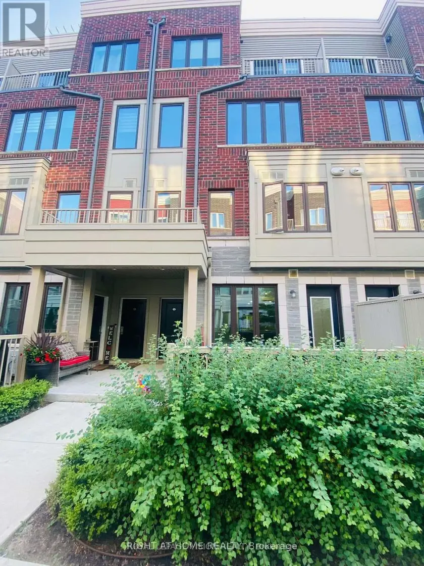 Townhouse at 24 - 85 EASTWOOD PARK GARDENS, Toronto