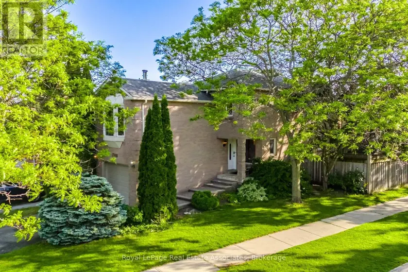 Semi-Detached/Link at 1308 VALERIE CRESCENT, Oakville