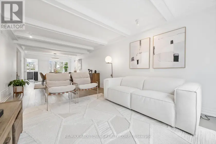 Detached at 1194 QUEEN VICTORIA AVENUE, Mississauga