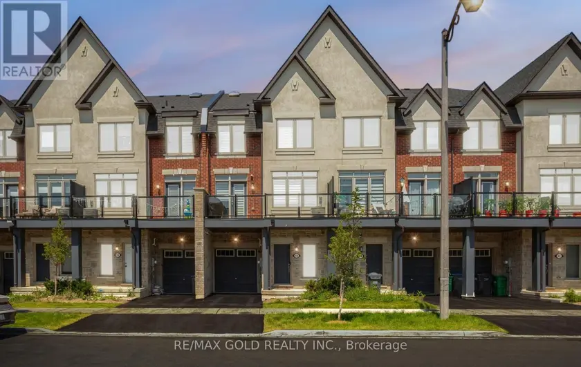 Townhouse at 18 WATERVILLE WAY, Caledon