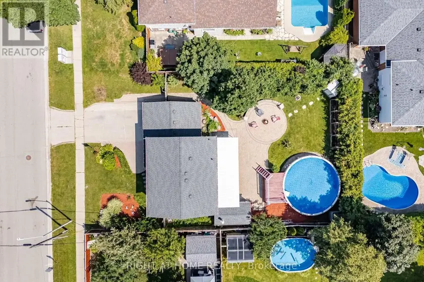 Detached at 4 ROSEFIELD DRIVE, Halton Hills
