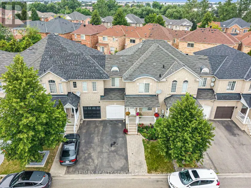 Townhouse at 7 OLIVETT LANE, Brampton