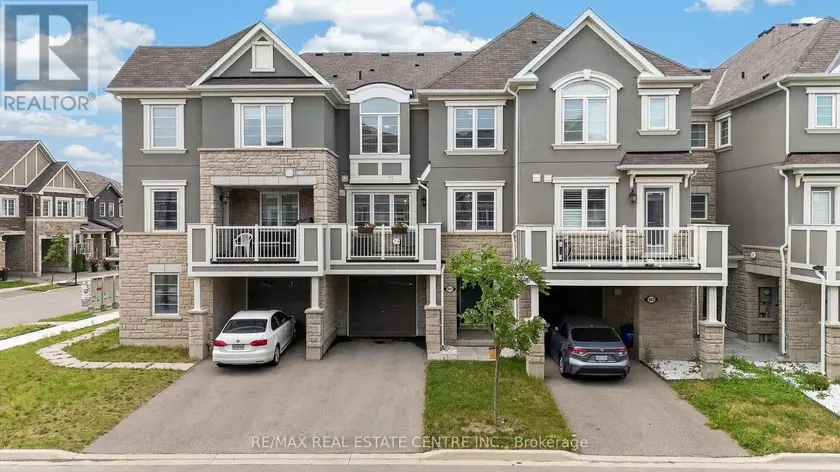 Townhouse at 981 ALDER GATE, Milton