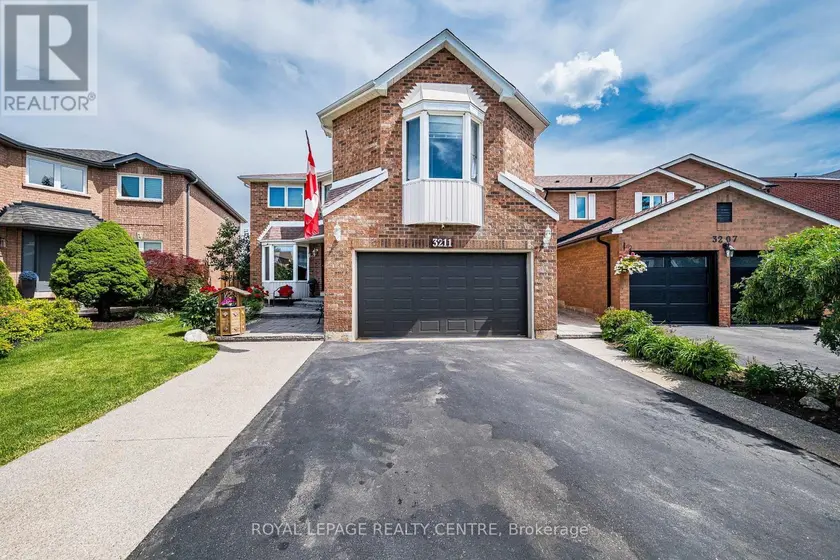 Detached at 3211 DOVETAIL MEWS, Mississauga