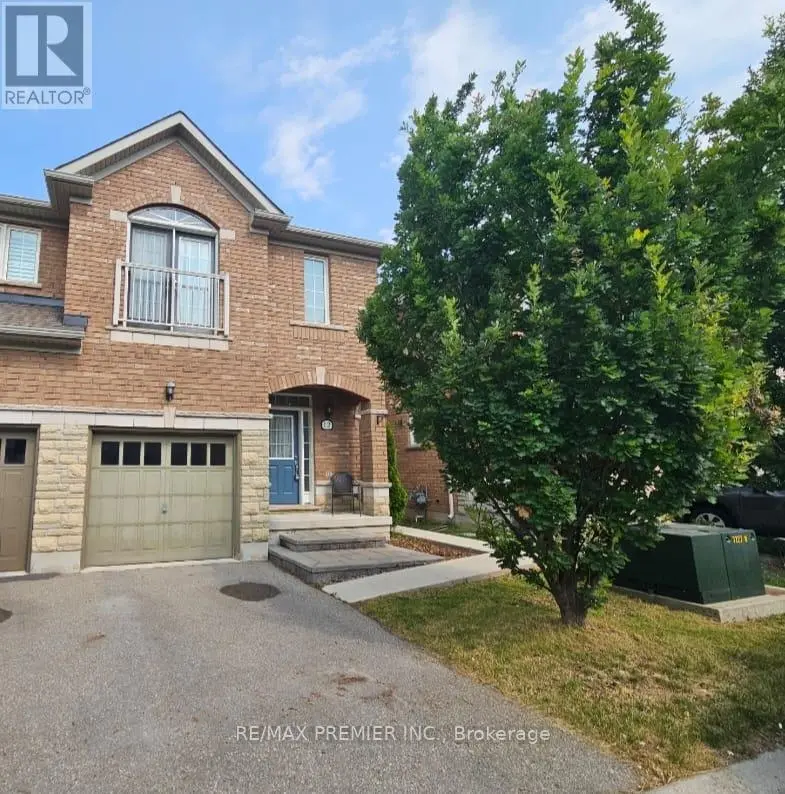 Townhouse at 12 - 745 FARMSTEAD DRIVE, Milton