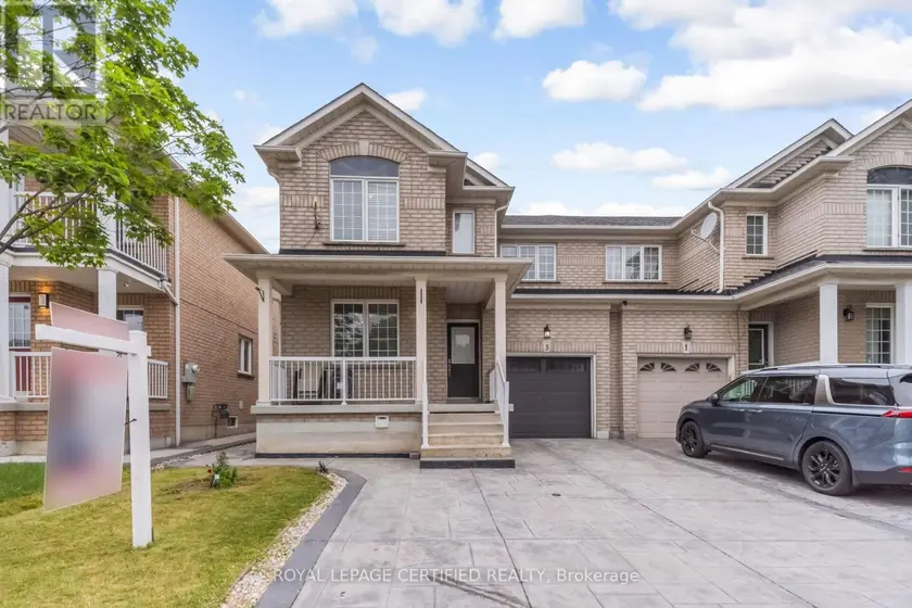 Semi-Detached/Link at 3 OLDE TOWN ROAD, Brampton