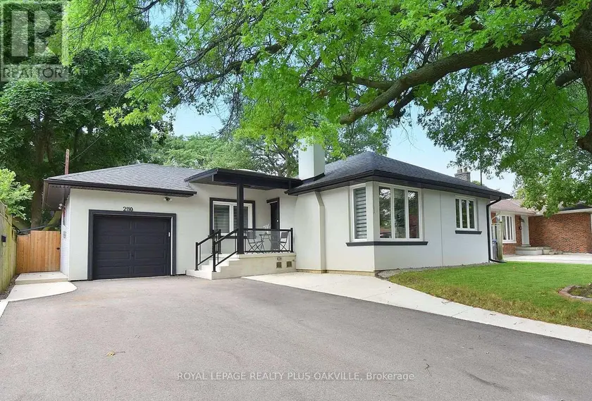 Detached at 2110 MUNDEN ROAD, Mississauga