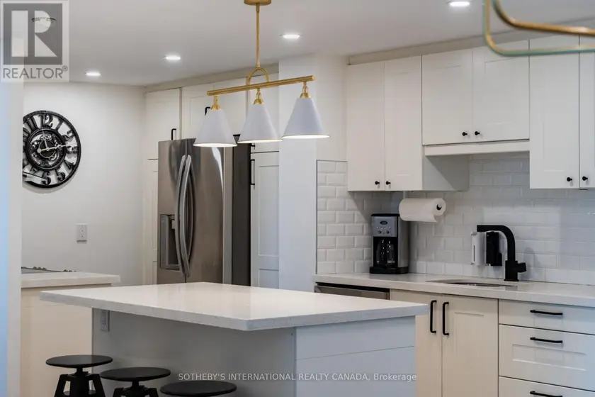 Apartment at 1110 - 812 BURNHAMTHORPE ROAD, Toronto